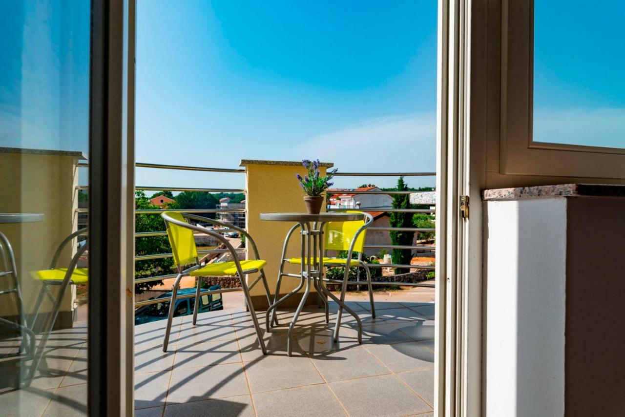 Lavanda Apartments&Studios Пинезичи Экстерьер фото