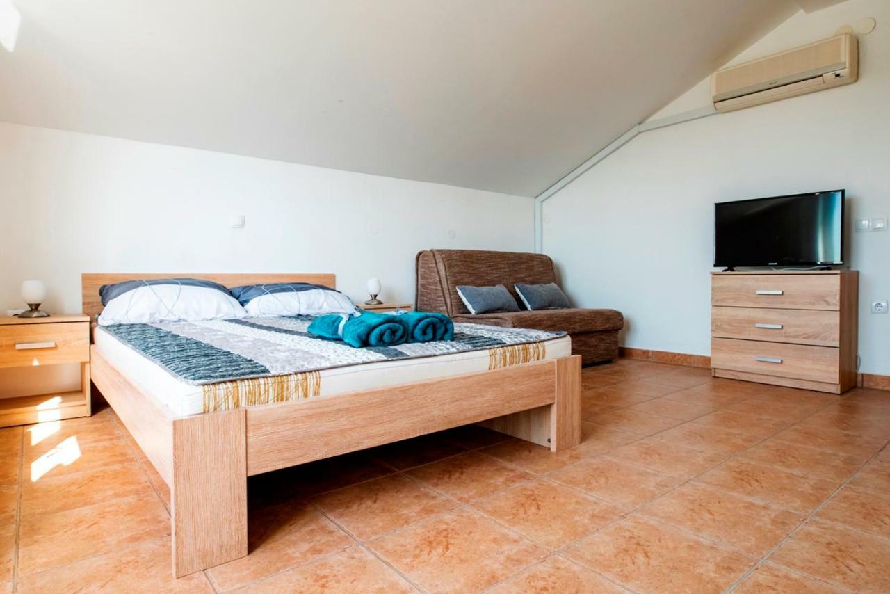 Lavanda Apartments&Studios Пинезичи Экстерьер фото