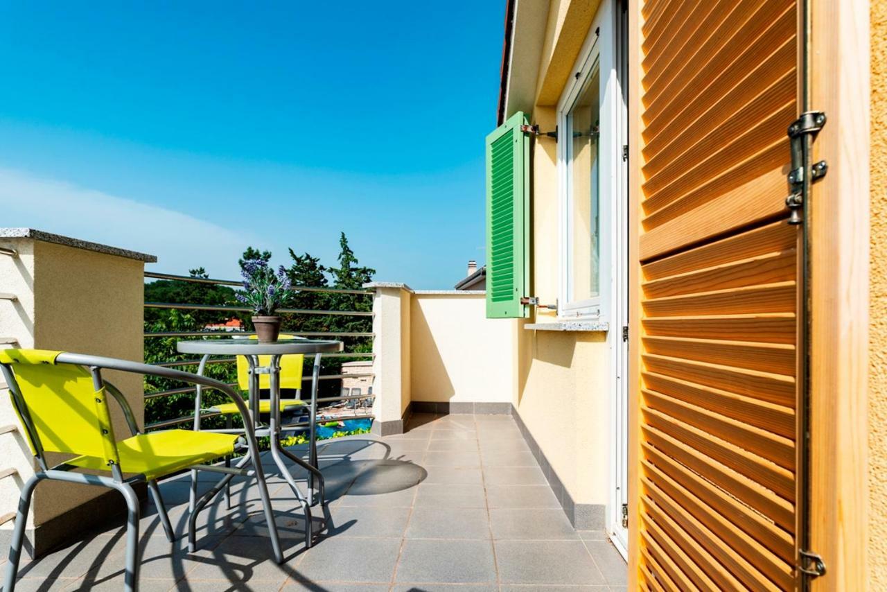 Lavanda Apartments&Studios Пинезичи Экстерьер фото
