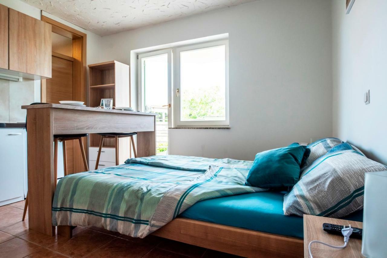 Lavanda Apartments&Studios Пинезичи Экстерьер фото