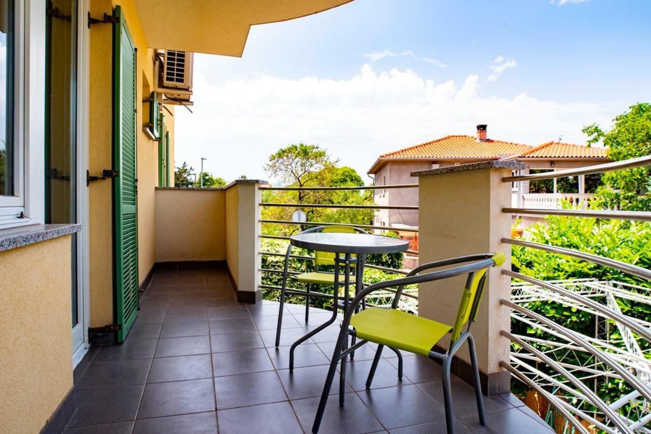 Lavanda Apartments&Studios Пинезичи Экстерьер фото
