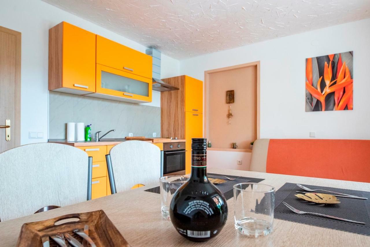 Lavanda Apartments&Studios Пинезичи Экстерьер фото
