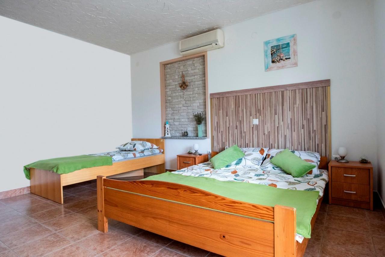 Lavanda Apartments&Studios Пинезичи Экстерьер фото