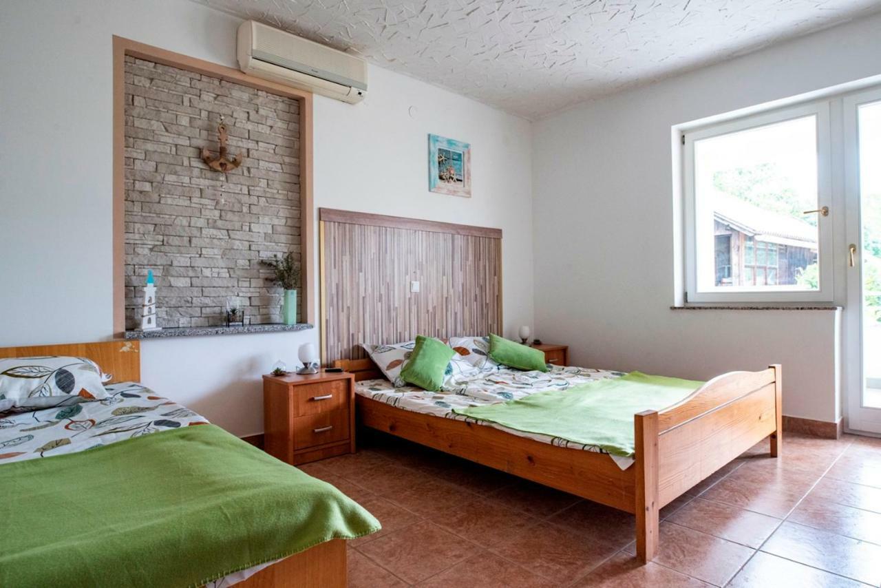 Lavanda Apartments&Studios Пинезичи Экстерьер фото