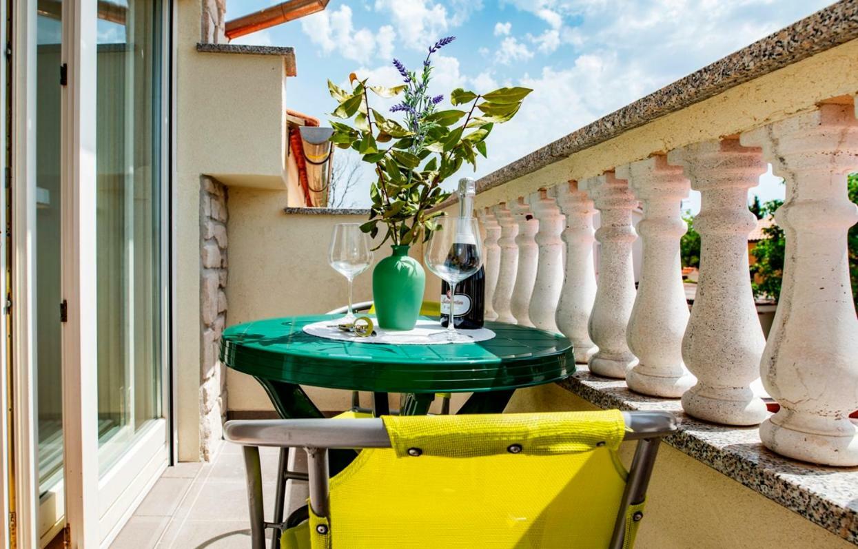 Lavanda Apartments&Studios Пинезичи Экстерьер фото